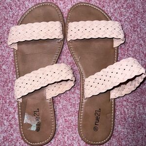 Women’s dusty pink sandals